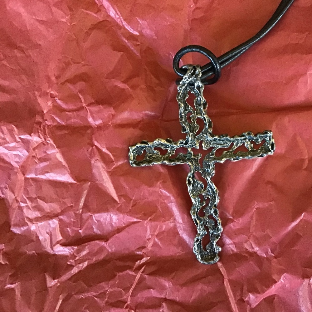 Sterling silver cross pendant